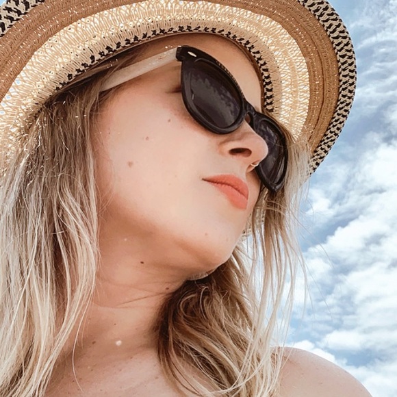 Meet your Posher, Rachel - Picture 2 of 2